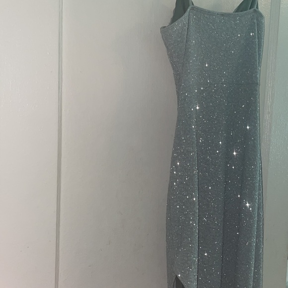 sage green sequin cowl neck windsor prom dress size s - Picture 8 of 8